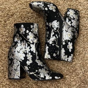 COPY - Heeled boots with floral design. Barely worn. Great condition